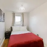 Walpole Getaway - Hot Tub, Games Room, Sleeps 8 *