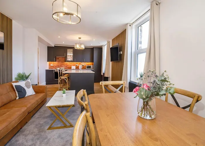 Walpole Getaway - Hot Tub, Games Room, Sleeps 8 펜션 *