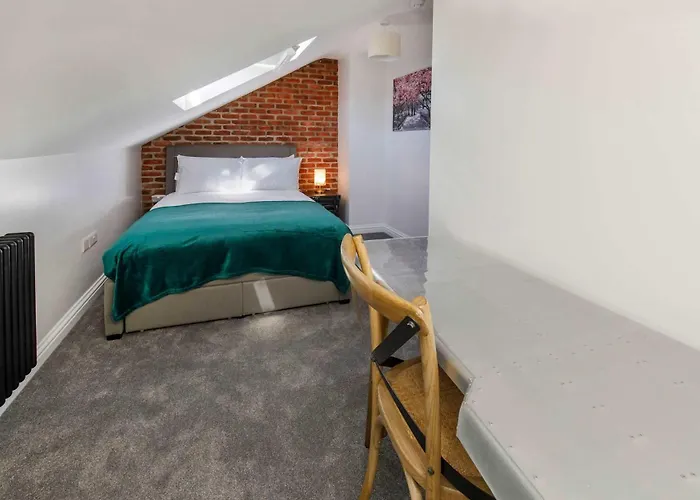 Walpole Getaway - Hot Tub, Games Room, Sleeps 8 *