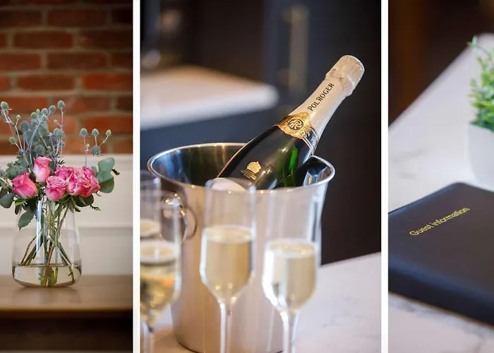 Walpole Getaway - Hot Tub, Games Room, Sleeps 8 * 요크