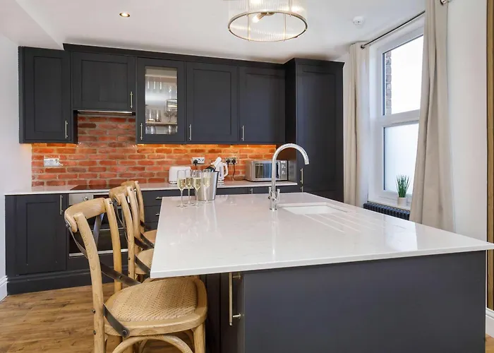 펜션 Walpole Getaway - Hot Tub, Games Room, Sleeps 8