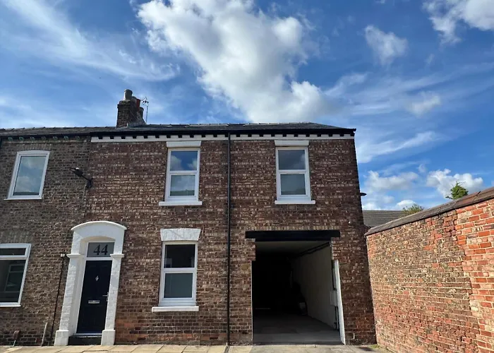 Dom wakacyjny Walpole Getaway - Hot Tub, Games Room, Sleeps 8 York