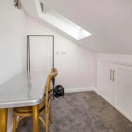 Vakantiehuis Walpole Getaway - Hot Tub, Games Room, Sleeps 8 York