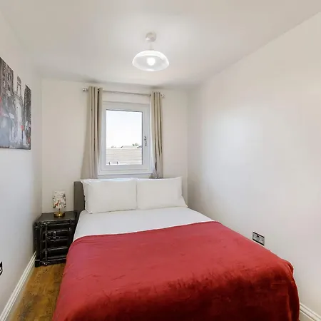 Walpole Getaway - Hot Tub, Games Room, Sleeps 8 *