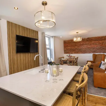 Hébergement de vacances Walpole Getaway - Hot Tub, Games Room, Sleeps 8 York